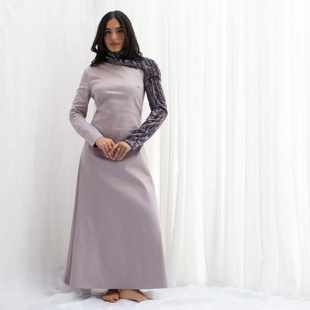 Lilac maxi dress with one sequinned sleeve